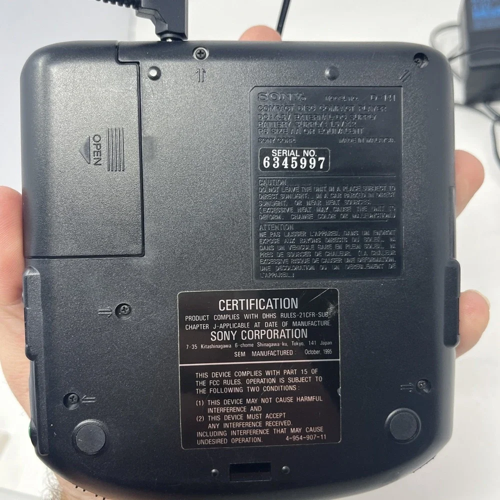 Vintage Sony Discman D-141 Portable CD Player w/ AC Adapter + Headphones MDR-210